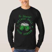 This Fishmonger Drinks Well With Others St Patrick Tシャツ (正面)