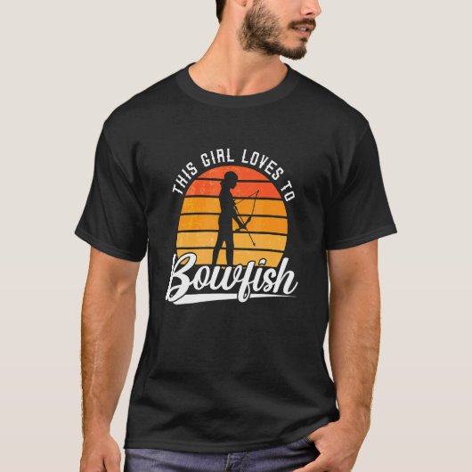 This Girl Loves Retro Fish Hunting Bow Fisherman B Tシャツ (正面)