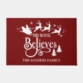 This House Believes Cute Christmas Family ドアマット (正面)
