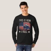 This is How I Roll Distressed American USA Flag Fu Tシャツ (正面フル)