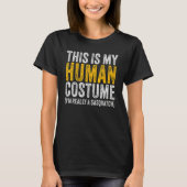 THIS IS MY HUMAN COSTUME I'M REALLY A SASQUATCH Ha Tシャツ (正面)