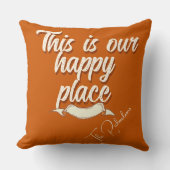 This Is Our Happy Place Burnt Orange Throw Pillow クッション (正面)