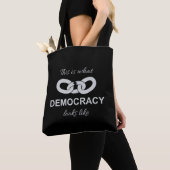 This is What Democracy Looks Like トートバッグ (クローズアップ)