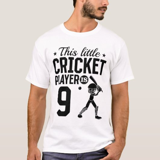 This Little Cricket Player Is 9 Years Old - 9th Bi Tシャツ (正面)