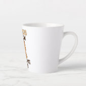 This Mug Runs on Tea and Eye Rolls – Funny British カフェラテマグ (右)