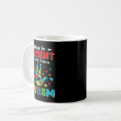 This shirt feature autism puzzle pieces makes the コーヒーマグカップ (正面左)