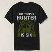 This Trophy Hunter Is Si Duck Deer Hunter 6th Birt Tシャツ (デザイン正面)