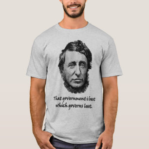Thoreauの小さい政府の引用文 Tシャツ