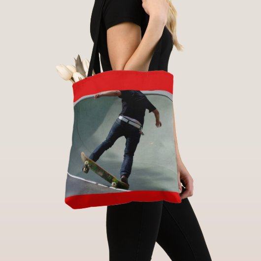 Thrasher トートバッグ (クローズアップ)