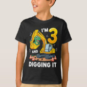 Three 3yr 3rd Birthday Construction Dinosaur Boy 3 Tシャツ (正面)