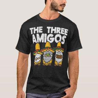 Three Amigos Mexican Gnomes Cute Cinco De Mayo Fie Tシャツ
