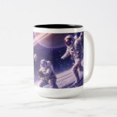 Three Astronauts Playing baseball on Space Rings ツートーンマグカップ (正面右)