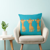 "Three Giraffe Friends" Throw Pillow クッション (椅子)