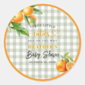 Three Little Cuties are on the Way ベビーシャワー ラウンドシール (正面)