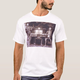 Three Skeletons Playing Music – Antique Macabre Il Tシャツ