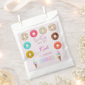 THREE Sweet As Be Girl 3rd Birthday フェイバーバッグ (クリップ留めされた状態)