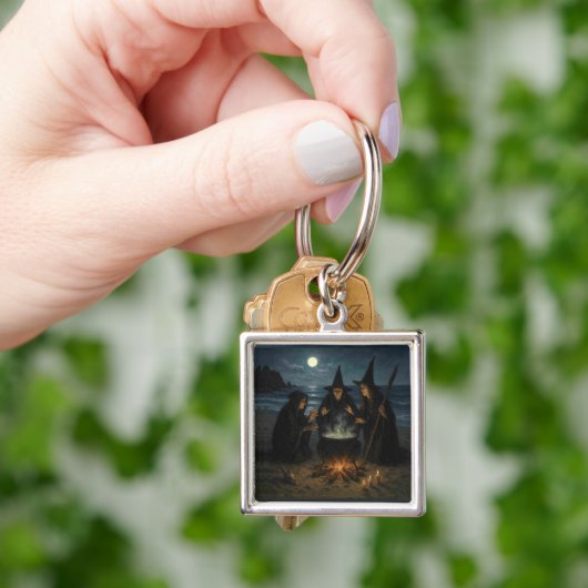 Three Witches Brew Cauldron Full Moon Beach  キーホルダー (手)