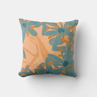 Throw Cushion Contemporary Leaf Design in Peach クッション