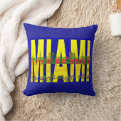 Throw Pillow クッション (ブランケット)