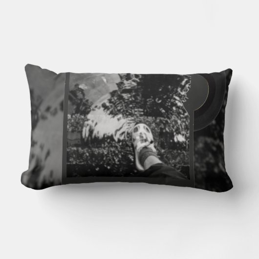 Throw Pillow ランバークッション (正面)
