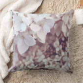 Throw Pillow Blush Pink Hydrangea Floral Botanical クッション (ブランケット)