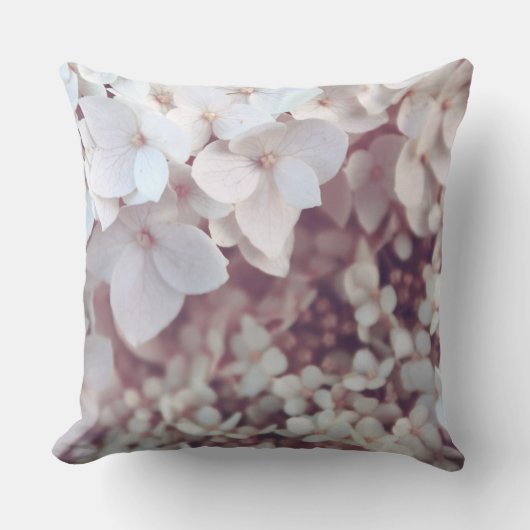 Throw Pillow Blush Pink Hydrangea Floral Botanical クッション (正面)