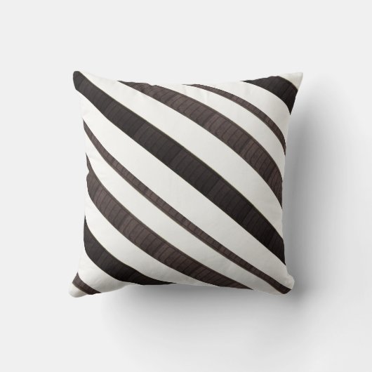 Throw Pillow Brown & White Stripe クッション (裏面)