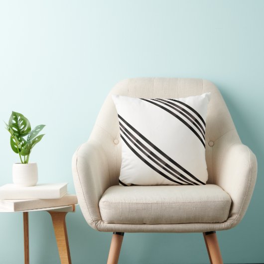 Throw Pillow Brown & White Stripe クッション (椅子)