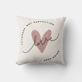 Throw Pillow – Pink Glitter Heart Love Design | In クッション (正面)