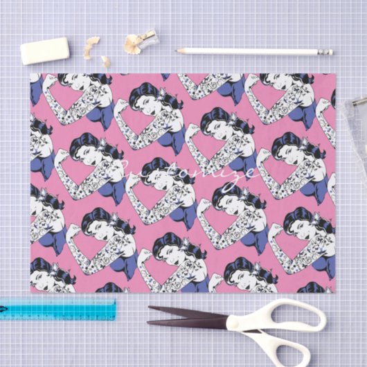 Thunder_Coveの上の入れ墨の女の子の腕 薄葉紙 (クラフト)