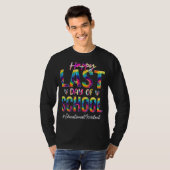 Ti学校の最終日を喜ぶ教育助手 Tシャツ (正面フル)