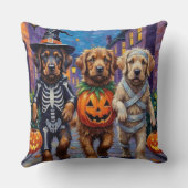 Tibetan Mastiff Dogs In Halloween Costumes クッション (裏面)