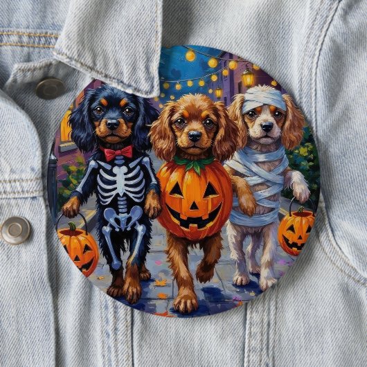 Tibetan Spaniel Dogs In Halloween Costumes 缶バッジ (インサイチュ)