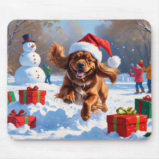 Tibetan Spaniel Running in Snow with Christmas Hat マウスパッド (正面)