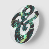 Tic TAC -白く及び青のアンパーサンド-タイプエラー ラウンド壁時計 (傾斜)