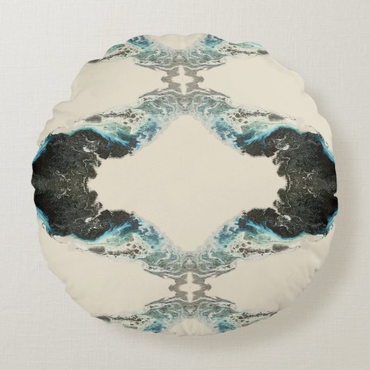 Tidal Echoes — Abstract Fluid Ink Pattern ラウンドクッション (正面)