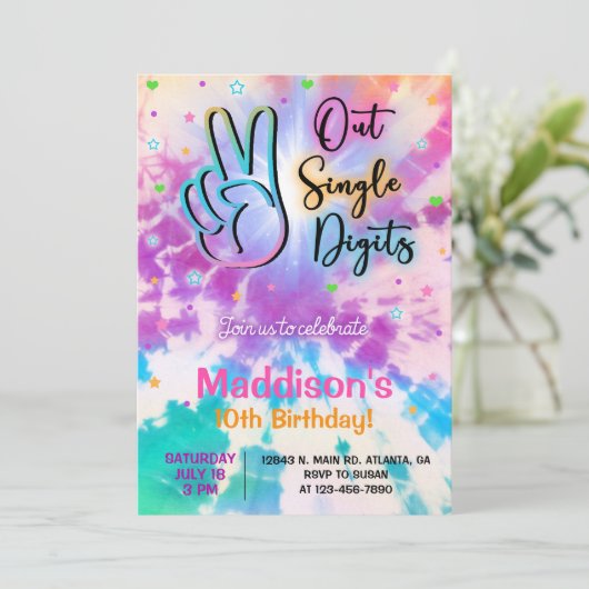 TieDyeアウト指独身の数女の子の誕生日招待状。 招待状 (スタンド正面)