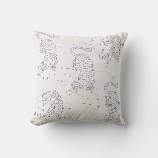Tiger black and white pattern Throw Pillow クッション (正面)