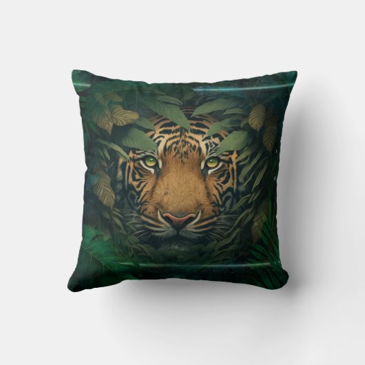 Tiger hiding in Foliage               クッション (裏面)