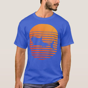 Tiger Shark太陽の前のシャドウシルエット Tシャツ