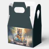 Tiger sitting on a sports car  フェイバーボックス (オープン)