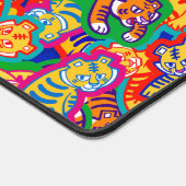 Tigers Bold colors Inugami Pink デスクマット (コーナー)