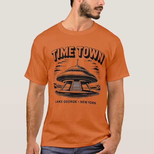 Time Town Lake George, NY Retro 80s Tシャツ (正面)