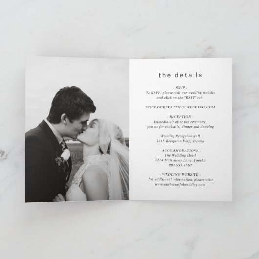 Timeless Black and White Monogram Modern Wedding 招待状 (内部)