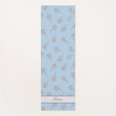 Timeless Botanical Bloom Soft Blue Monogram  ヨガマット (正面)