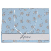  Timeless Botanical Bloom Soft Blue Monogram  ラージペーパーバッグ (正面)