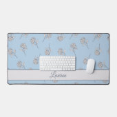 Timeless Botanical Bloom Soft Blue Monogram Desk デスクマット (キーボード&マウス)