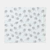 Timeless Botanical Bloom Soft Grey フリースブランケット (正面(横))