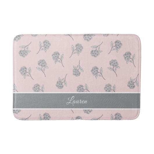 Timeless Botanical Bloom Soft Pink Monogram Bath バスマット (正面)
