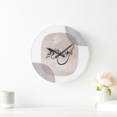 Timeless Celebration Phrase in Arabic Calligraphy ラージ壁時計 (ホーム)